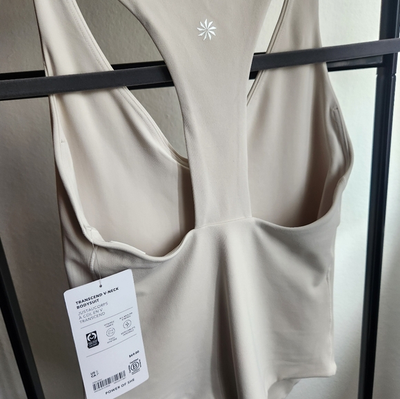 NEW w/tag Athleta Cream Women's Top - Picture 2 of 8